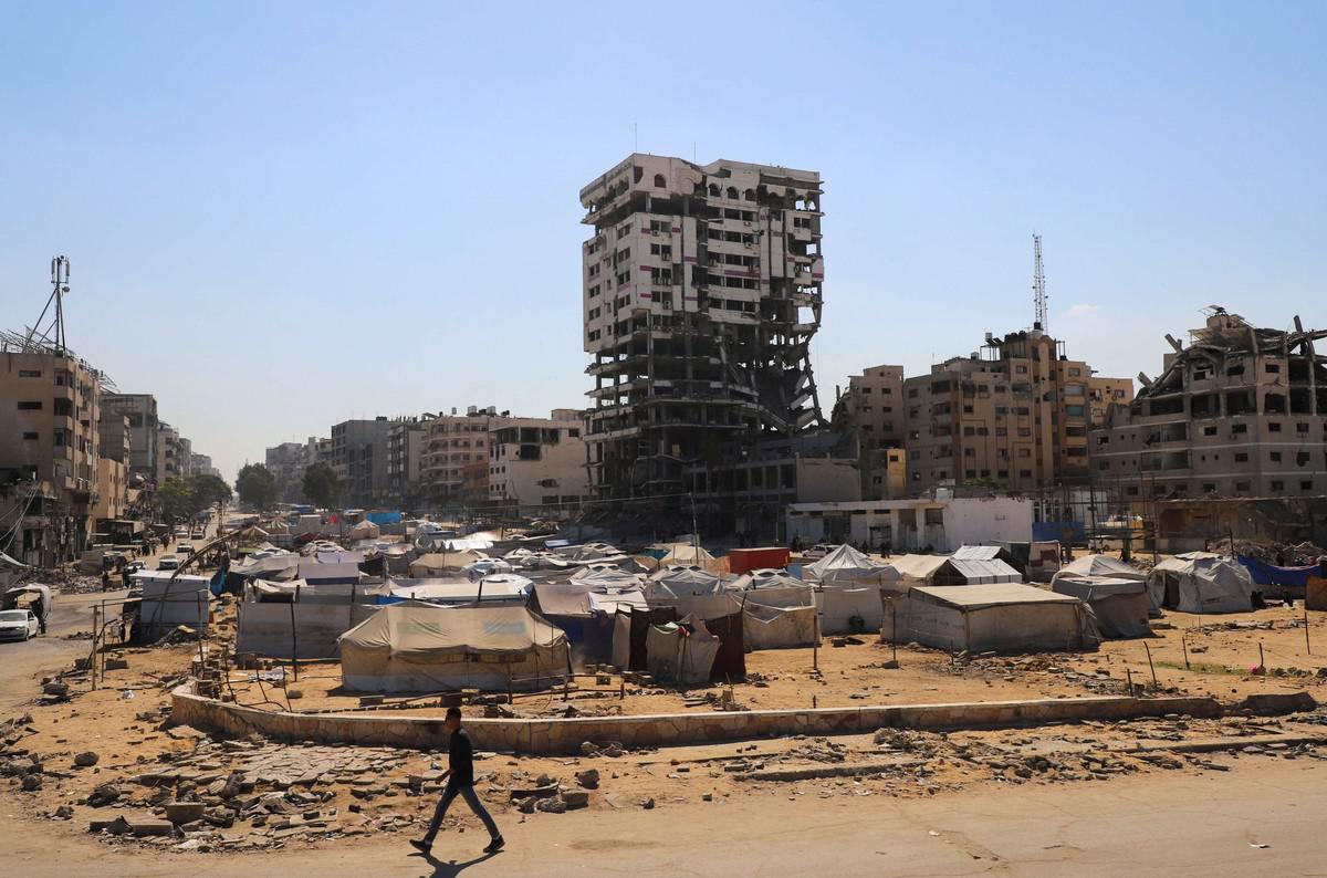 توقف الحرب يكشف عن دمار هائل في غزة