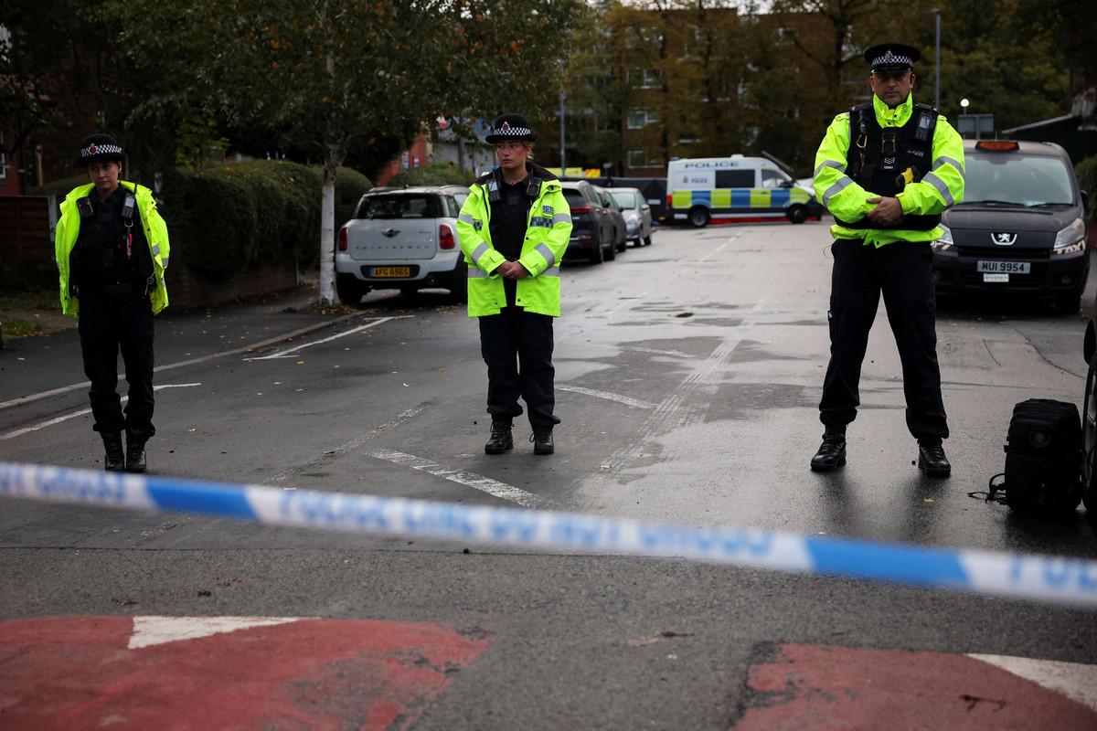 الشرطة البريطانية تعزز تواجدها حول المعابد اليهودية والمساجد 