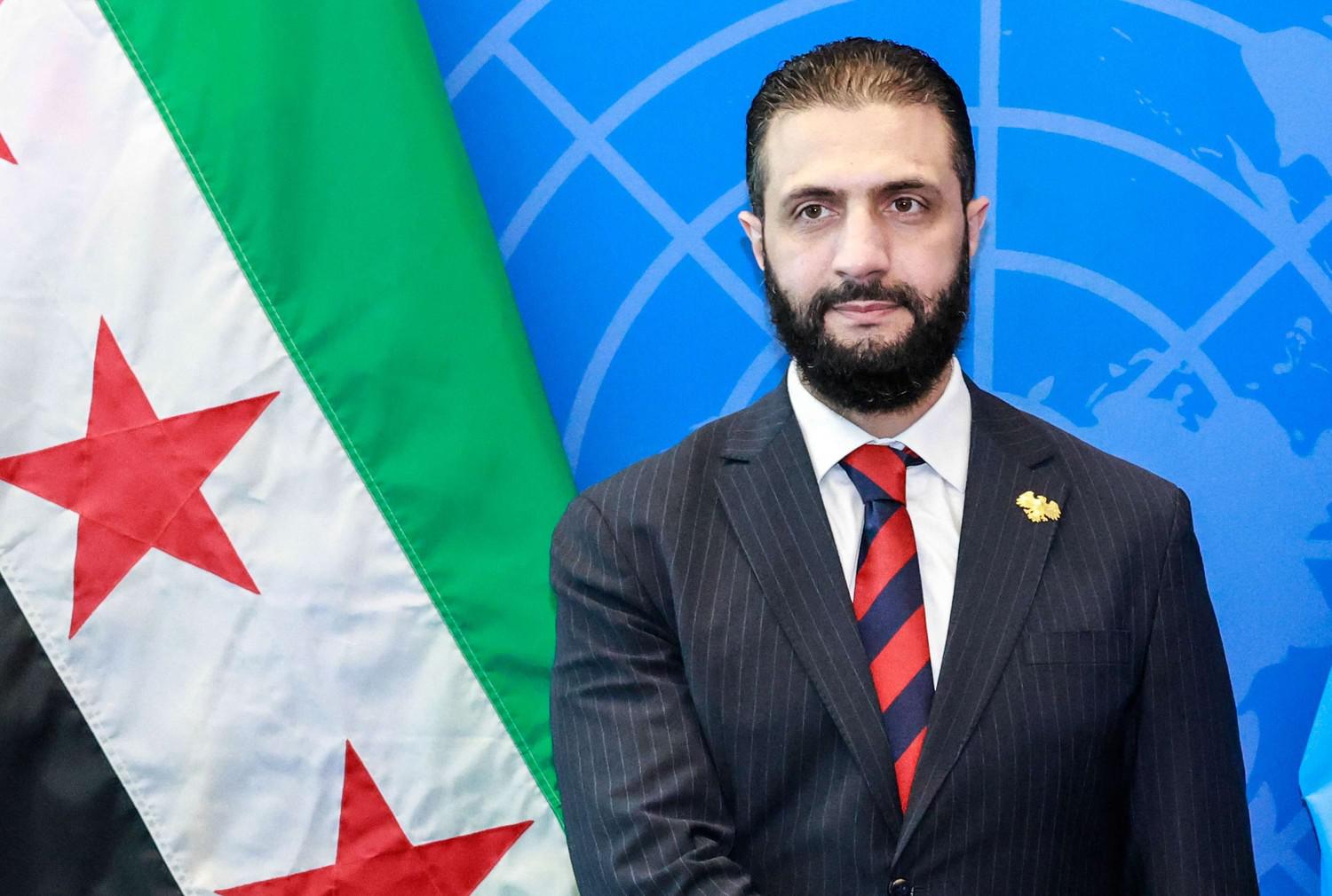 الشرع ينأى بدمشق عن الفوضى الخارجية