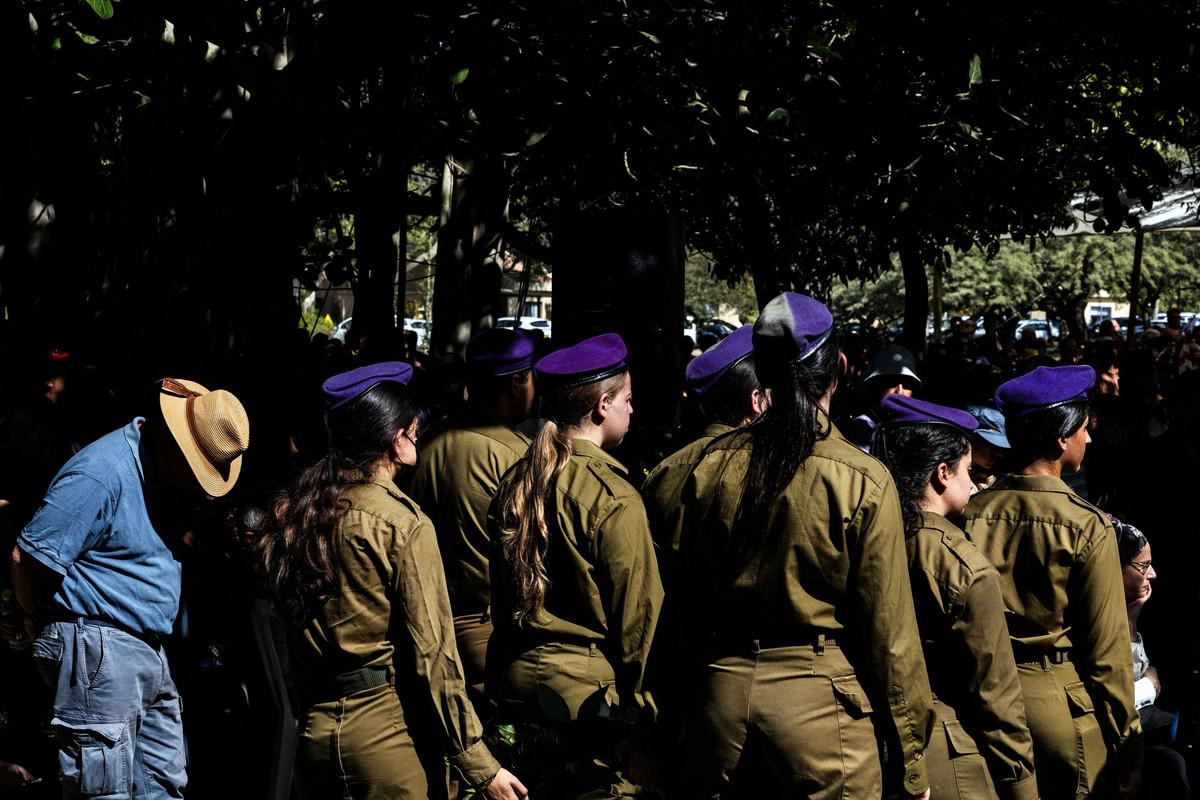 الجيش الاسرائيلي يواجه انتقادات حادة بسبب طريقة التعامل مع الأسرى