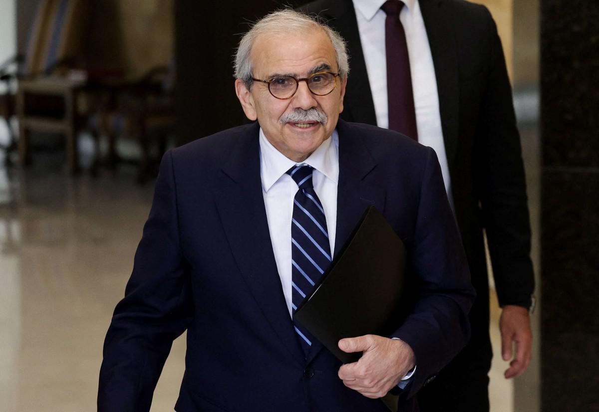 سلام يؤكد أن الجيش شدد الرقابة على طرق تهريب السلاح عبر الحدود