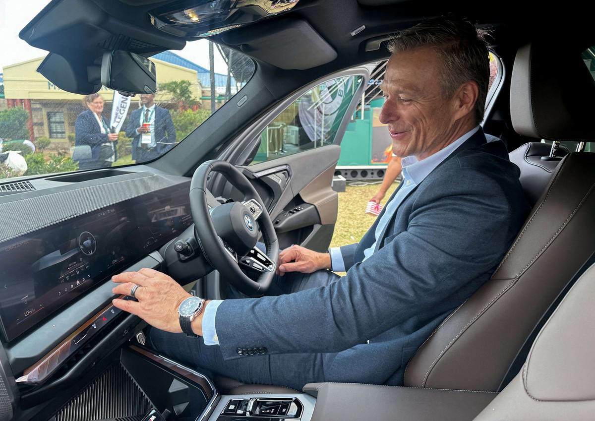 'بي أم دبليو' 