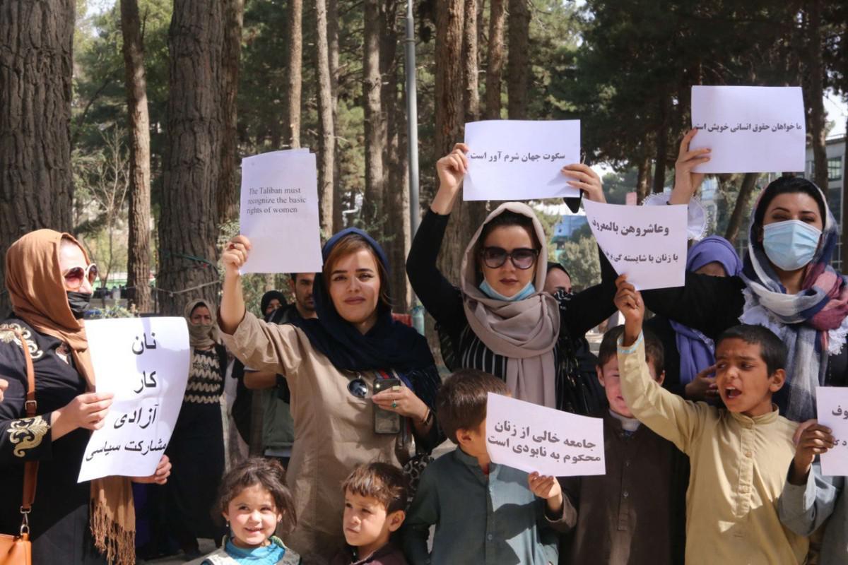 طالبان تتجاهل صوت المرأة