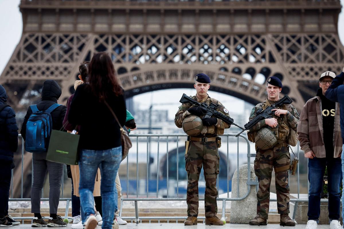 فرنسا تواجه تحدي احتواء تصاعد مخاطر الإرهاب والتطرف 