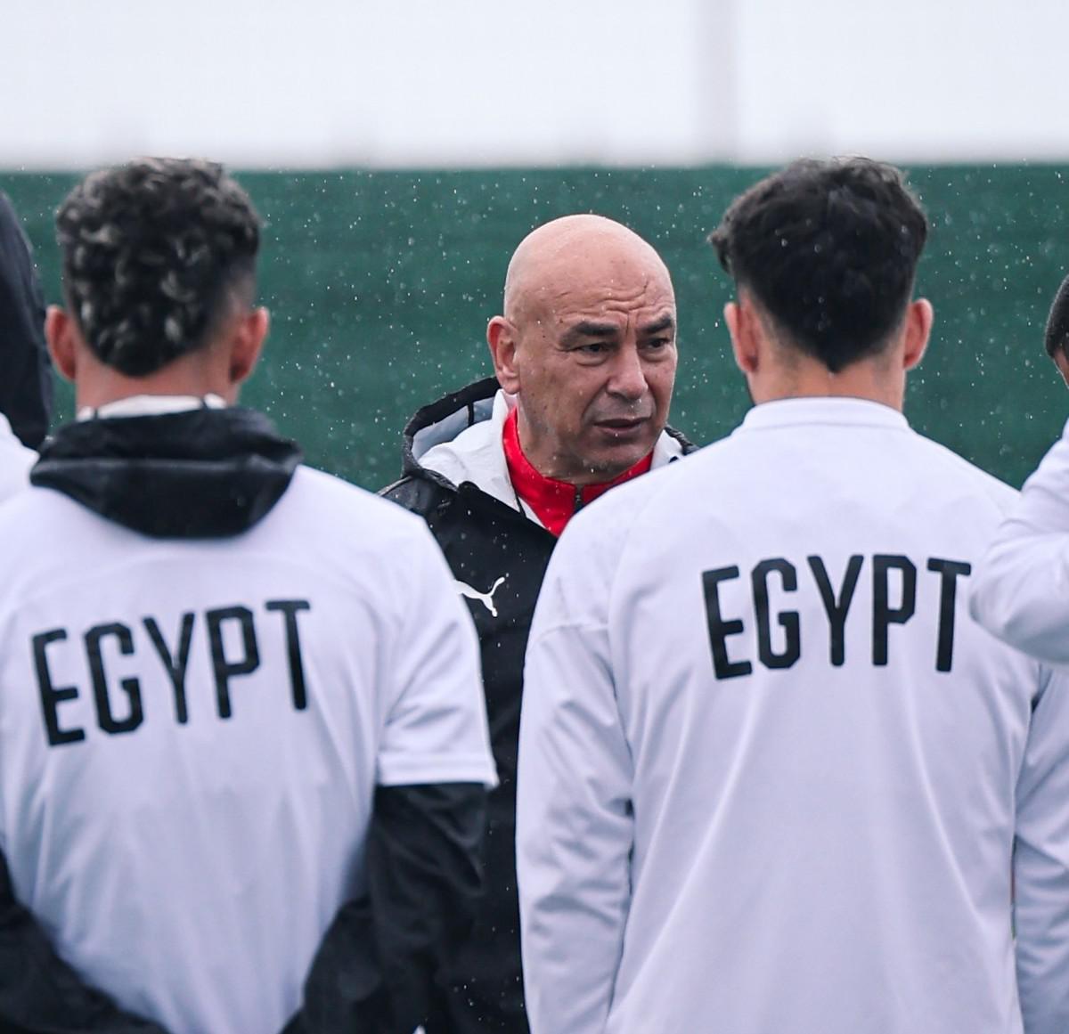 حسام حسن واثق من قدرة الفراعنة على الفوز أمام أنغولا