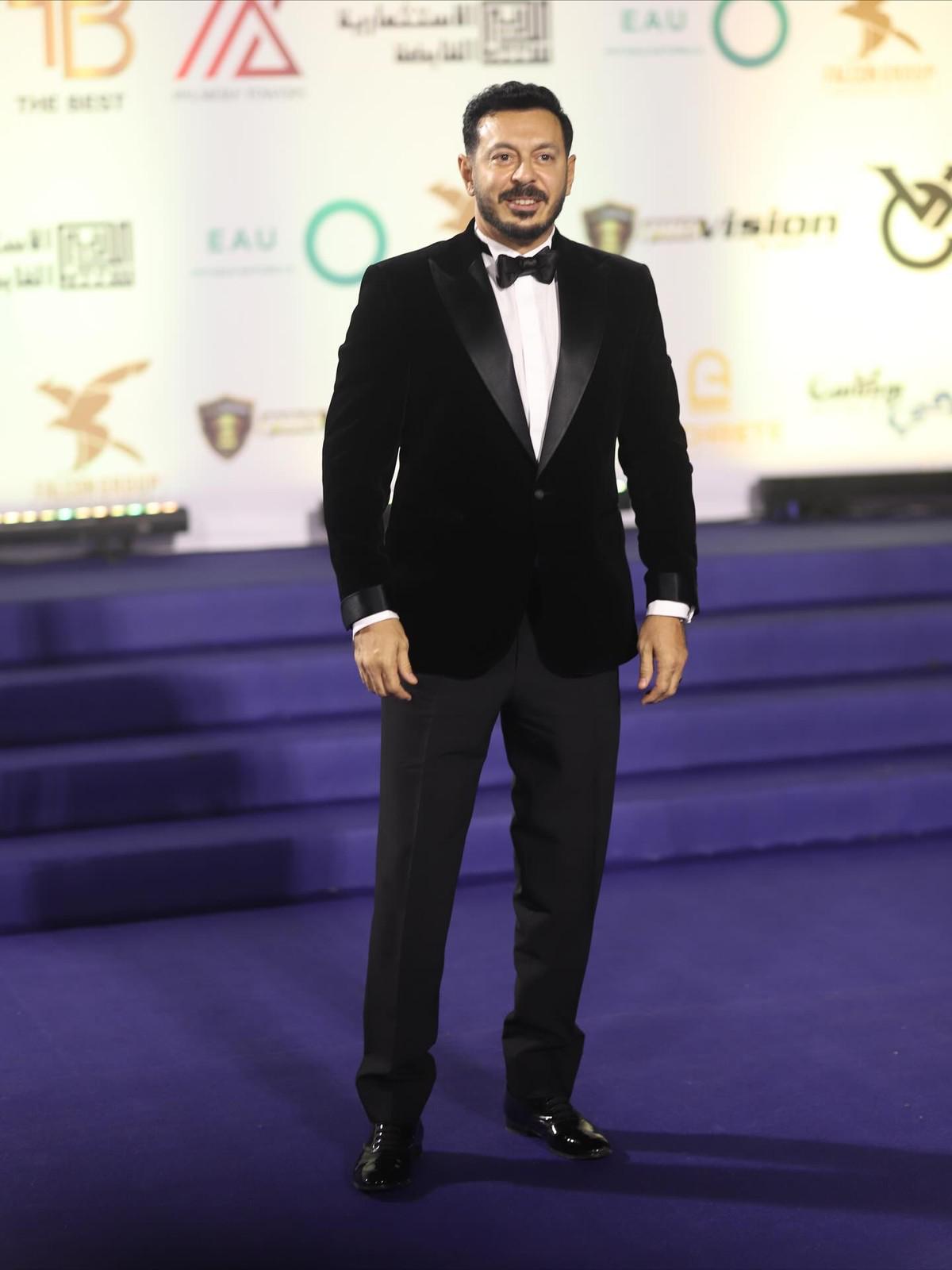 مصطفي شعبان يعيش قصة جديدة في الصعيد