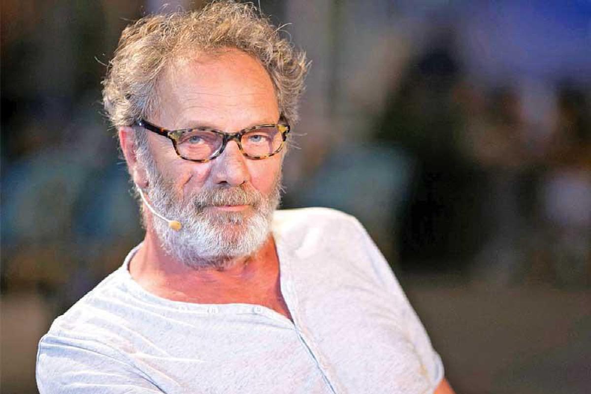 مسيرة حافلة بالجوائز والتتويجات 