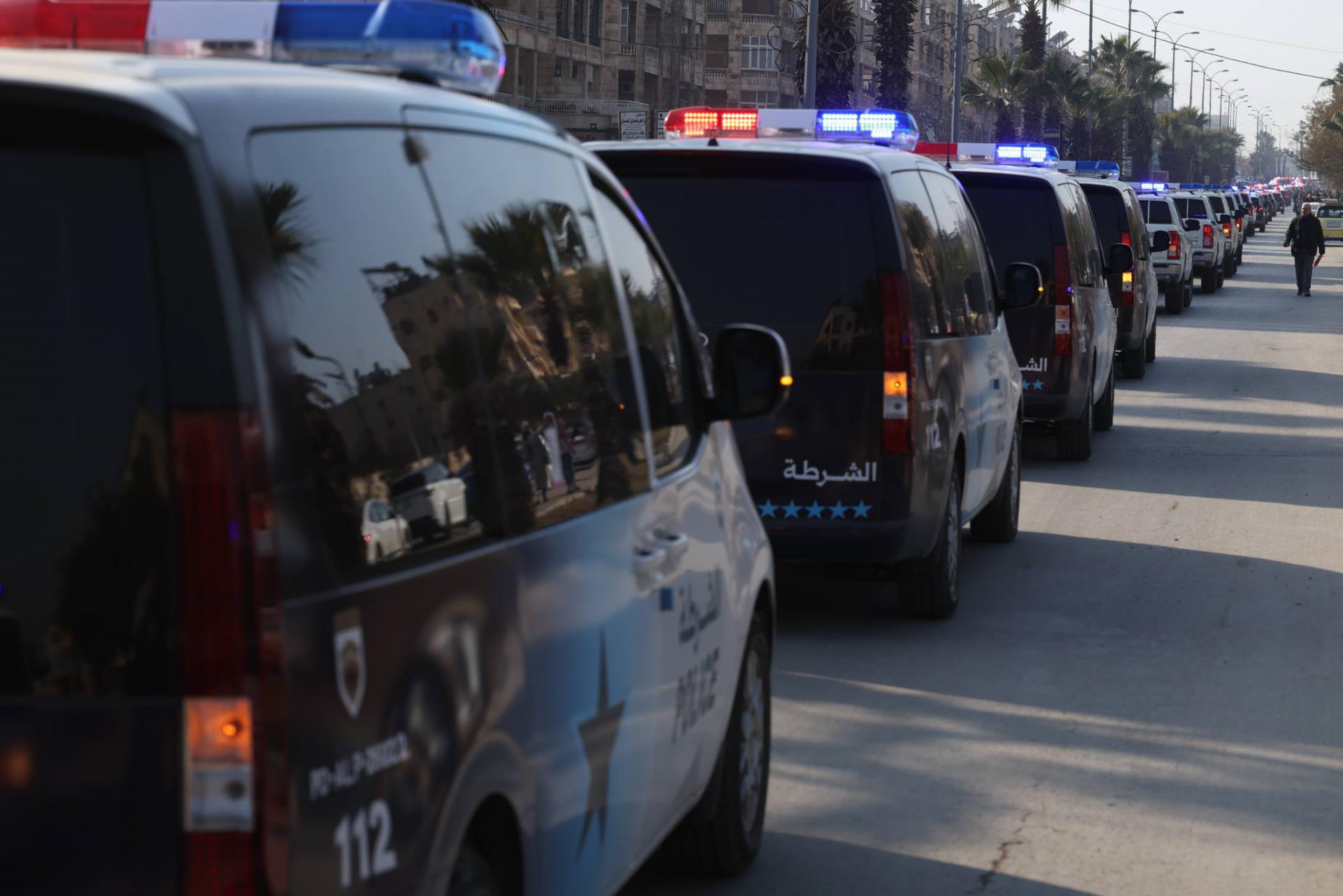 وزير الداخلية شارك في مراسم تسليم أسطول من الآليات الجديدة