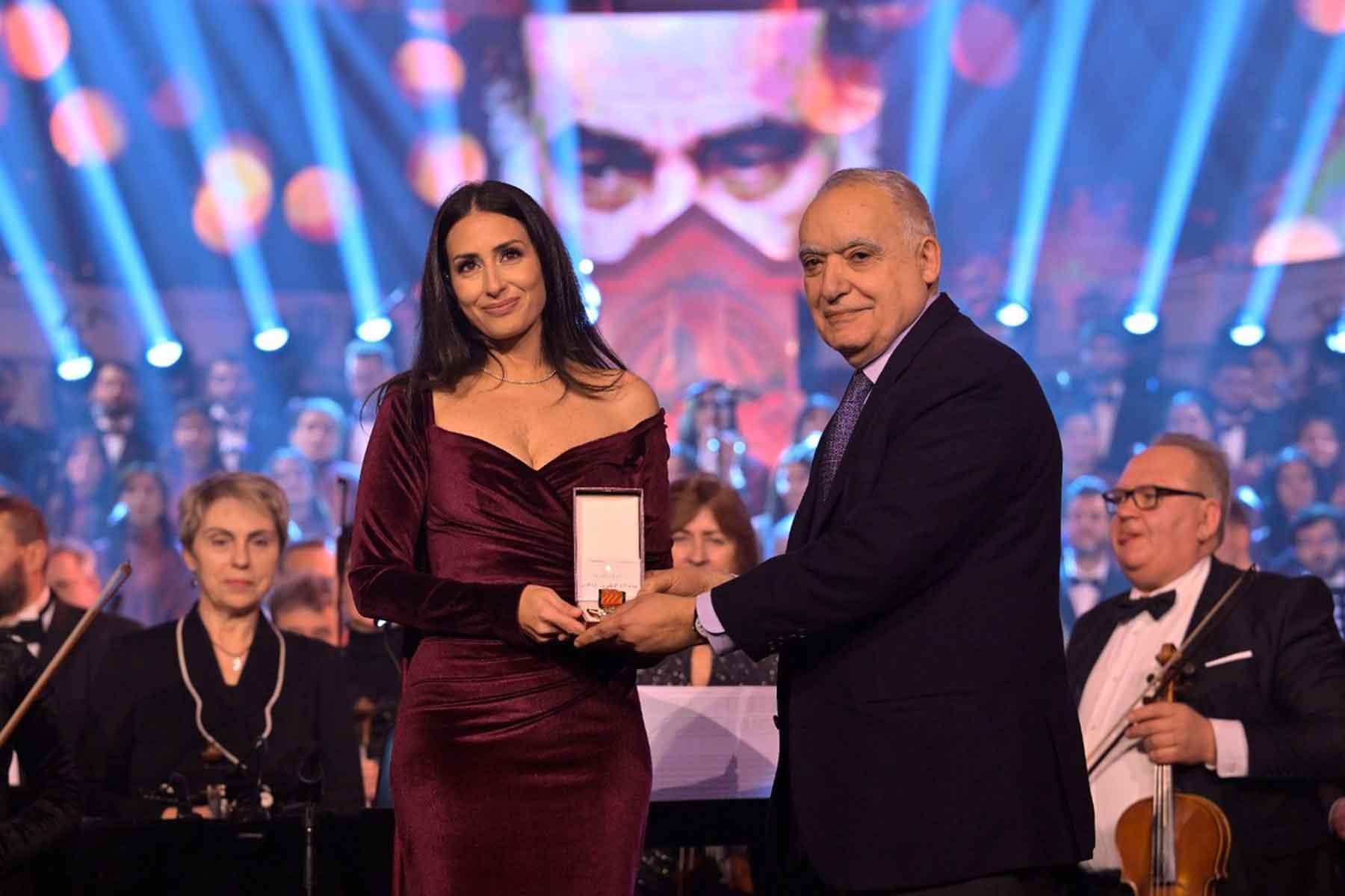 A sharp and richly-textured voice 