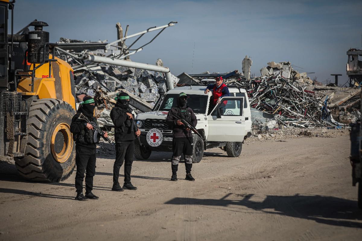 نزع السلاح بالقوة يحمل كلفة عالية