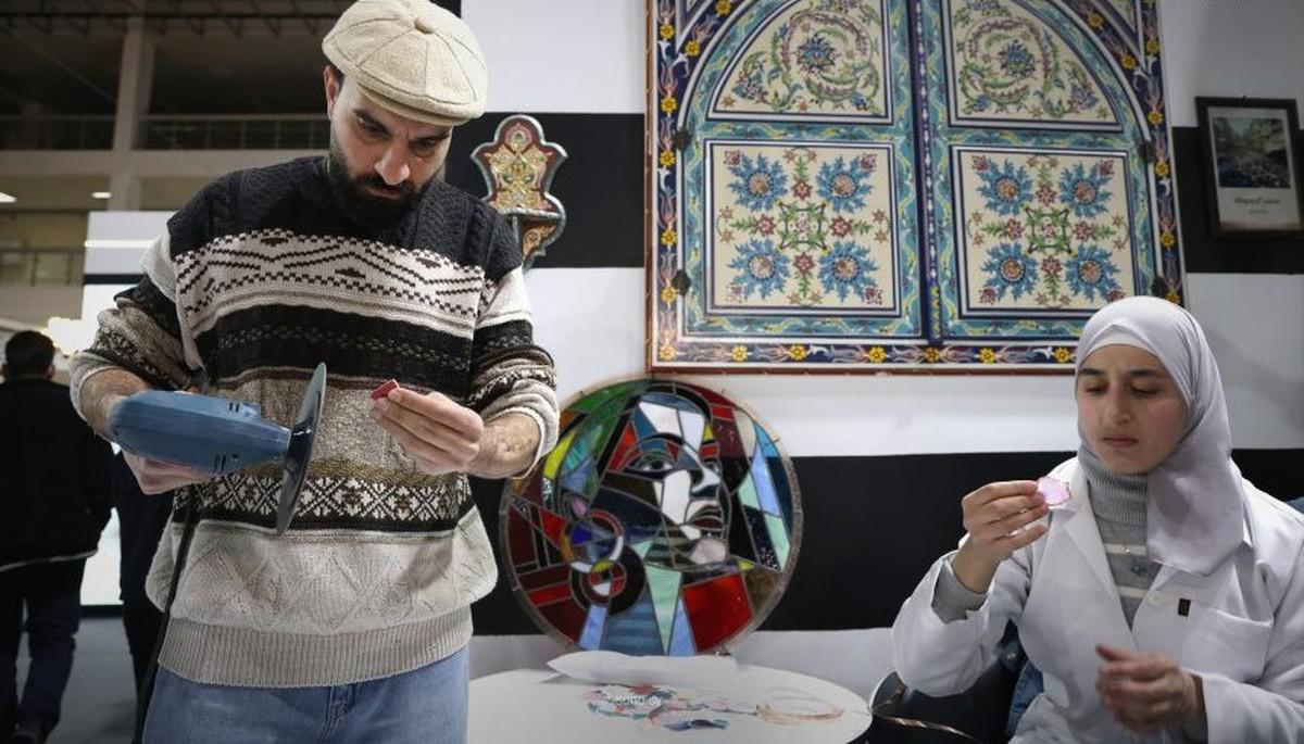 الحس الفني يدمج بين التقليدي والمعاصر