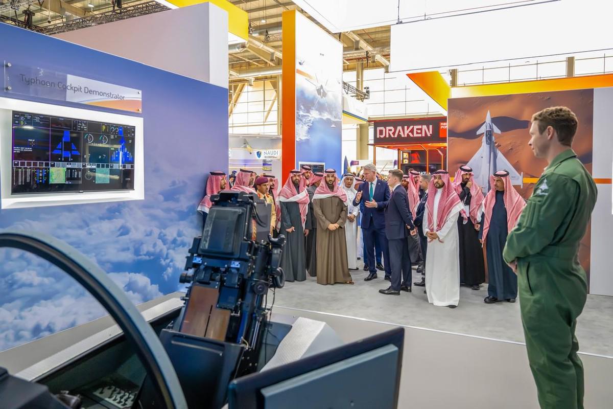 خطوات سعودية للانفتاح الدفاعي