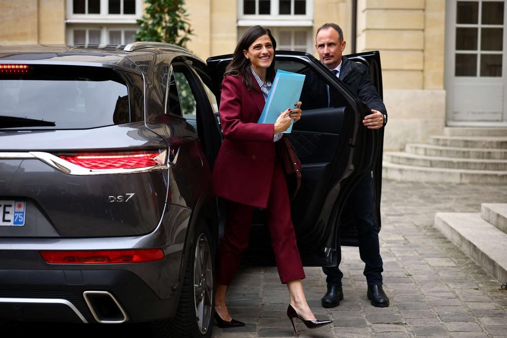 إليونور كاروا 
