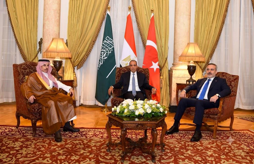 وزراء خارجية تركيا ومصر والسعودية