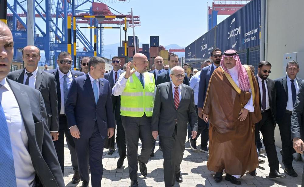 نواف سلام وفهد الدوسري