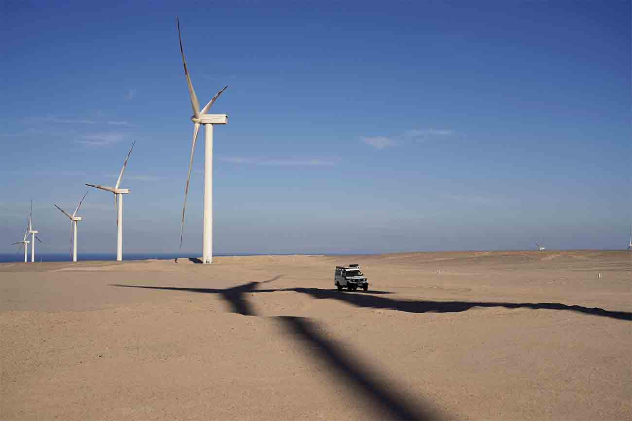 The project is anticipated to power hundreds of thousands of households while significantly offsetting carbon emissions