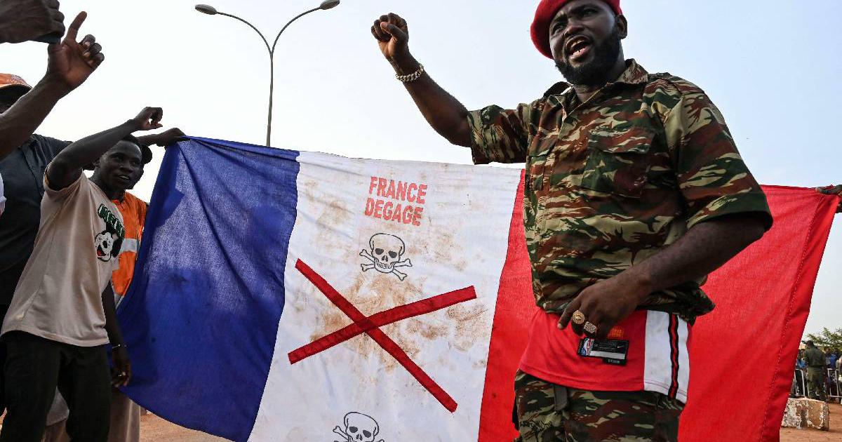 Les nouveaux putschistes présenteront-ils un nouveau modèle de gouvernement en Afrique ?  |  Fadel Al-Mounasafa