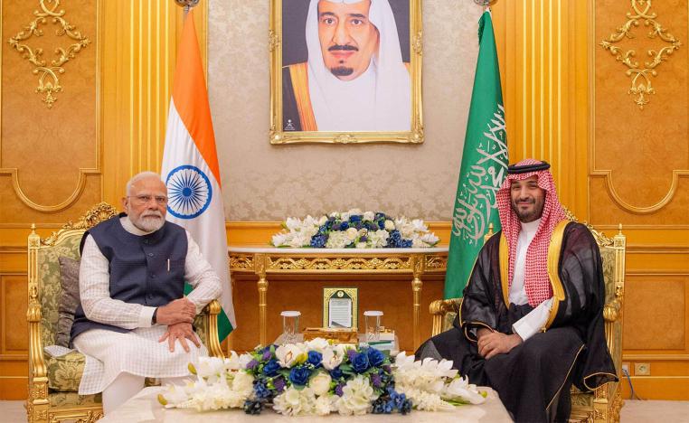 Saudi Crown Prince Mohammed bin Salman (R) meets Indian Prime Minister Narendra Modi at Al Salam Royal Palace in Jeddah